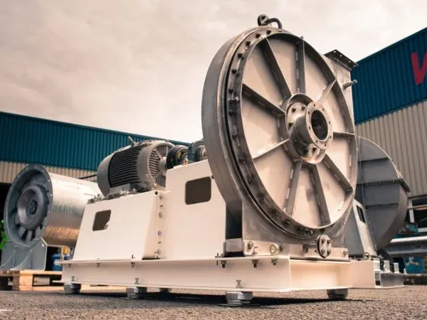 What are the key points for daily maintenance of centrifugal fans?